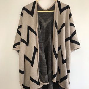 Host Pick 🎀 M Boutique Cozy Abstract Print Shawl